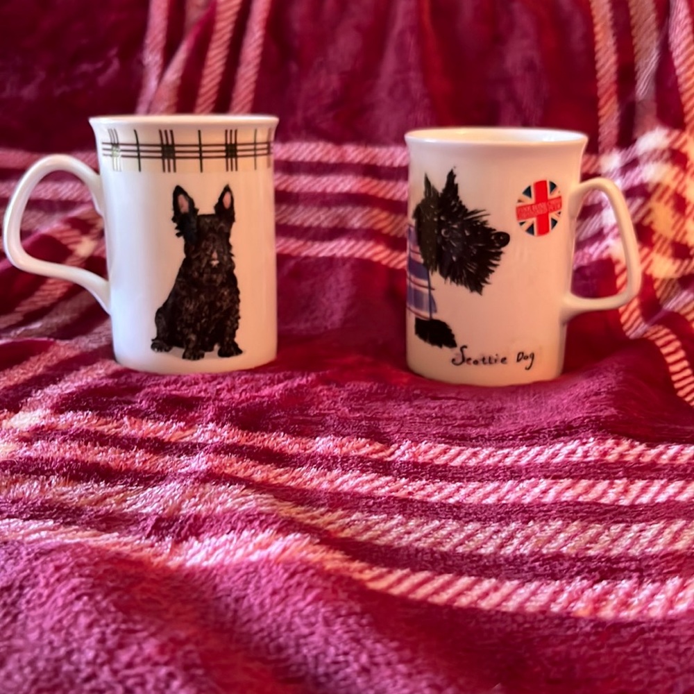 Pair of Scottie dog bone china mugs.